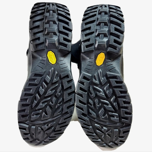 UGG Tahoe Waterproof Boots NEW! $225 Sz 9 Black DryTech 1107469 - Picture 12 of 12